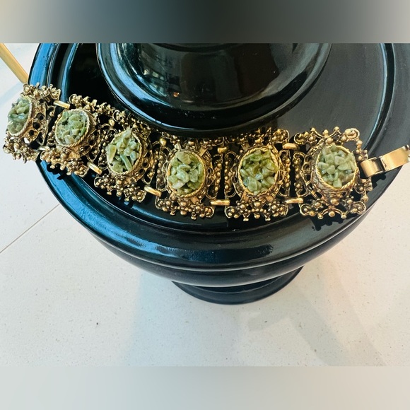 VINTAGE 1970s JADE BRACELET - Picture 2 of 4